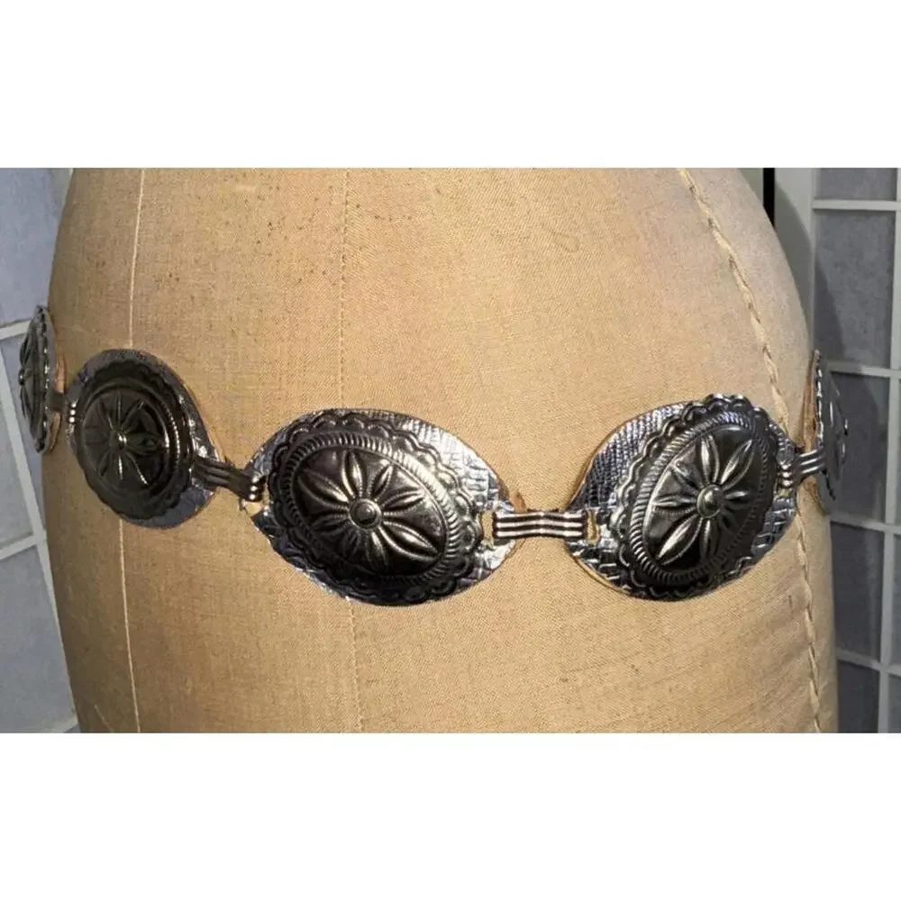 Vintage Y2K Silver Tone Stamped Metal‎ Boho Western Rodeo Concho Style Belt